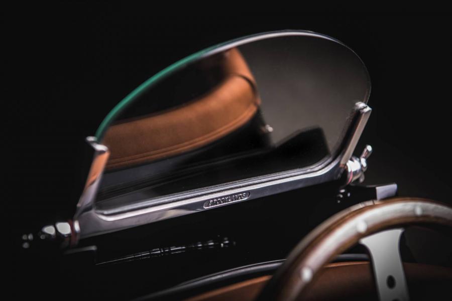 Детали интерьера Jaguar XK120 Roadster by Jaguar Classic Restores 1954 года  (фото 8 из 34)